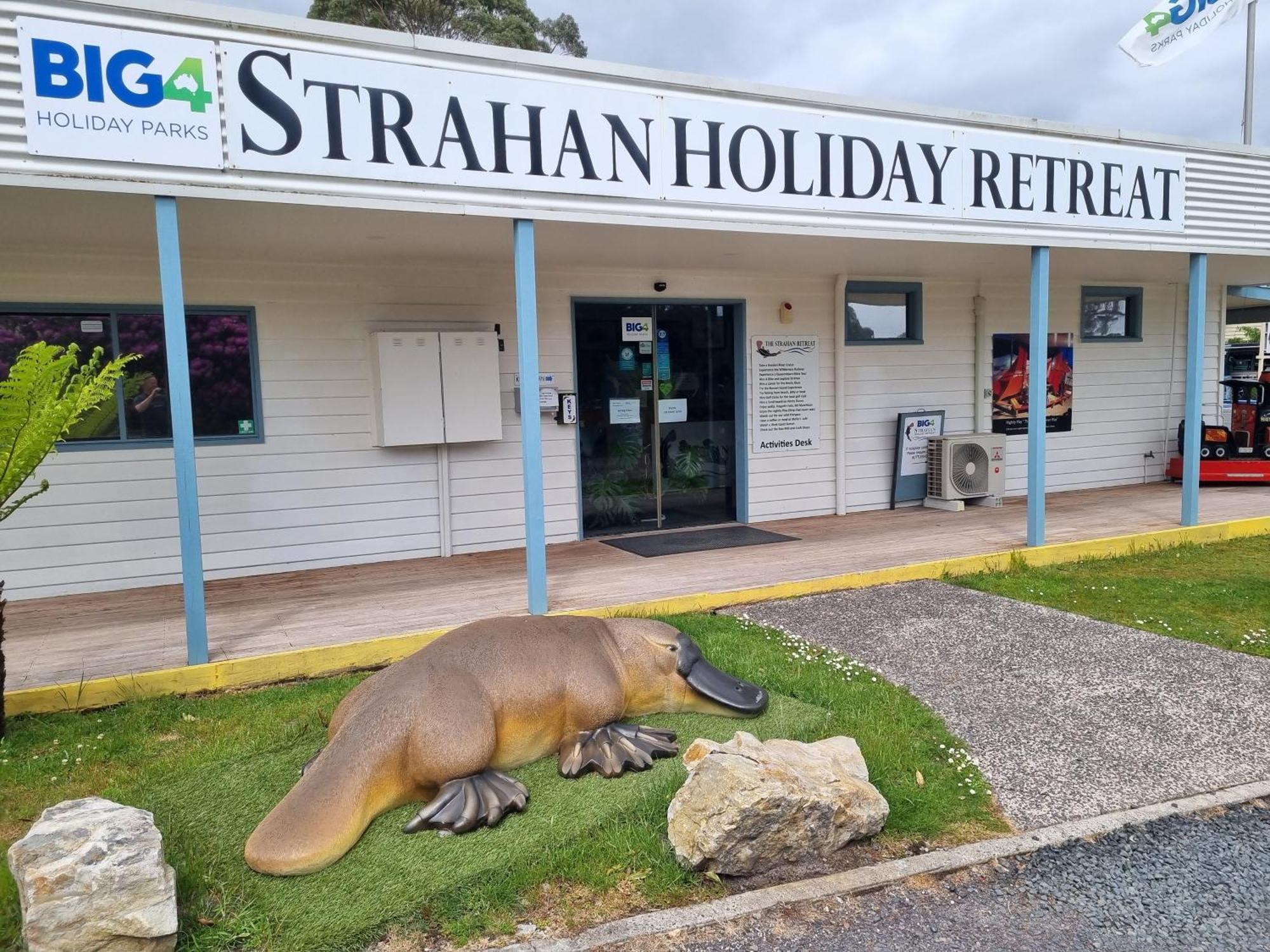 Big4 Strahan Holiday Retreat Ngoại thất bức ảnh